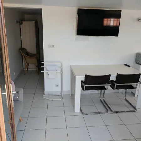 2 Person Apartamento